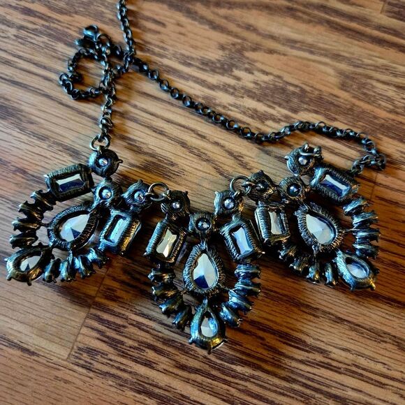 J. CREW Crystal Vintage Statement Necklace STATEMENT MAKING! - Picture 4 of 13
